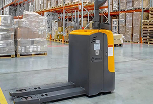 Особенности электротележек для перевозки поддонов и советы по их выбору