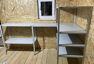 Стеллажи для подвала: почему металлические — лучший выбор