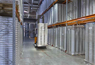 Стеллажи для производственных предприятий: мощь и надежность