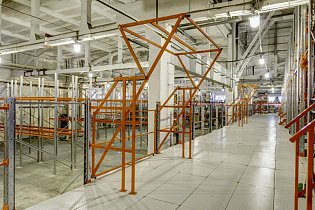 Мезонин с воротами безопасности для интернет-магазина детских товаров